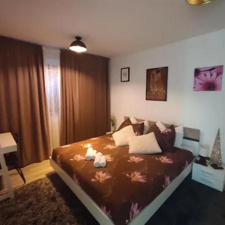 Emi & Nini アパート