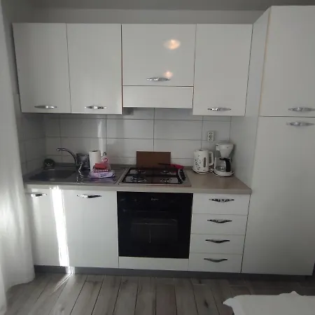 アパート Emi & Nini *