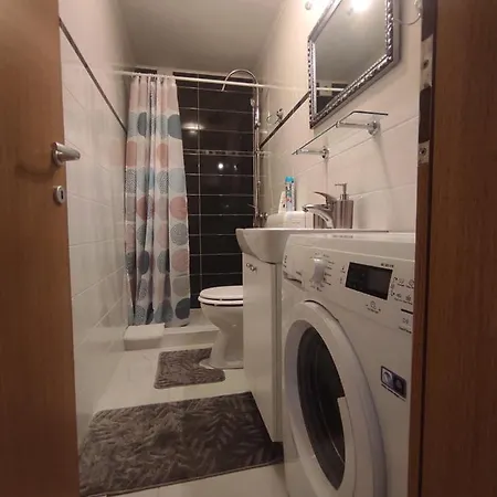 アパート Emi & Nini シベニク