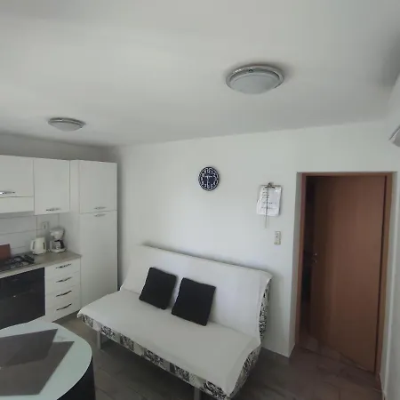 アパート Emi & Nini