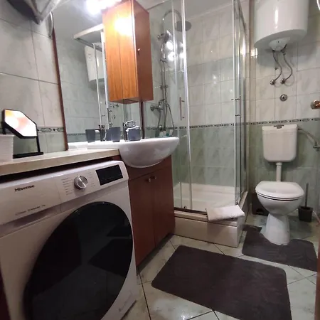 Emi & Nini * シベニク