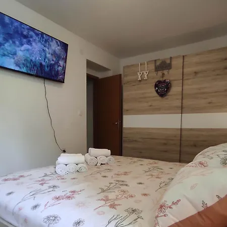 アパート Emi & Nini *