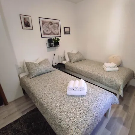 Emi & Nini Apartment *