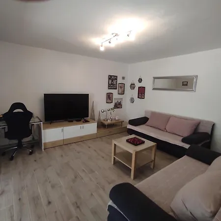 Emi & Nini * シベニク