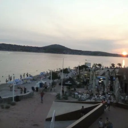 アパート Emi & Nini